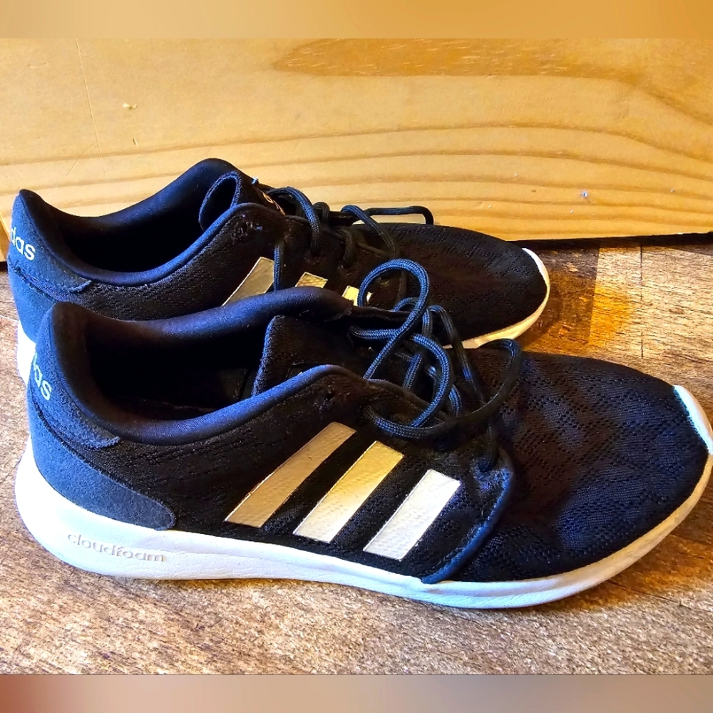 Adidas tennis shoes